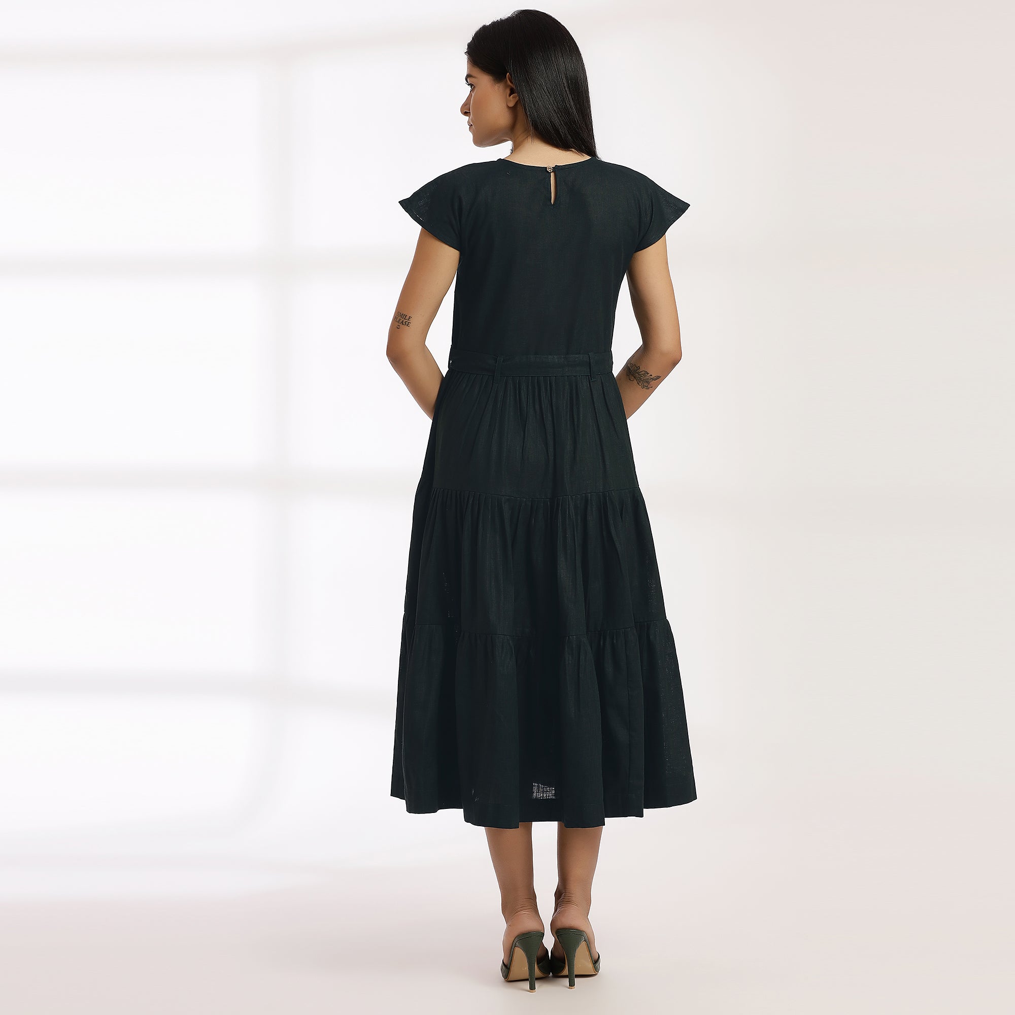 Clay Breeze -Flowy Midi D Green dress