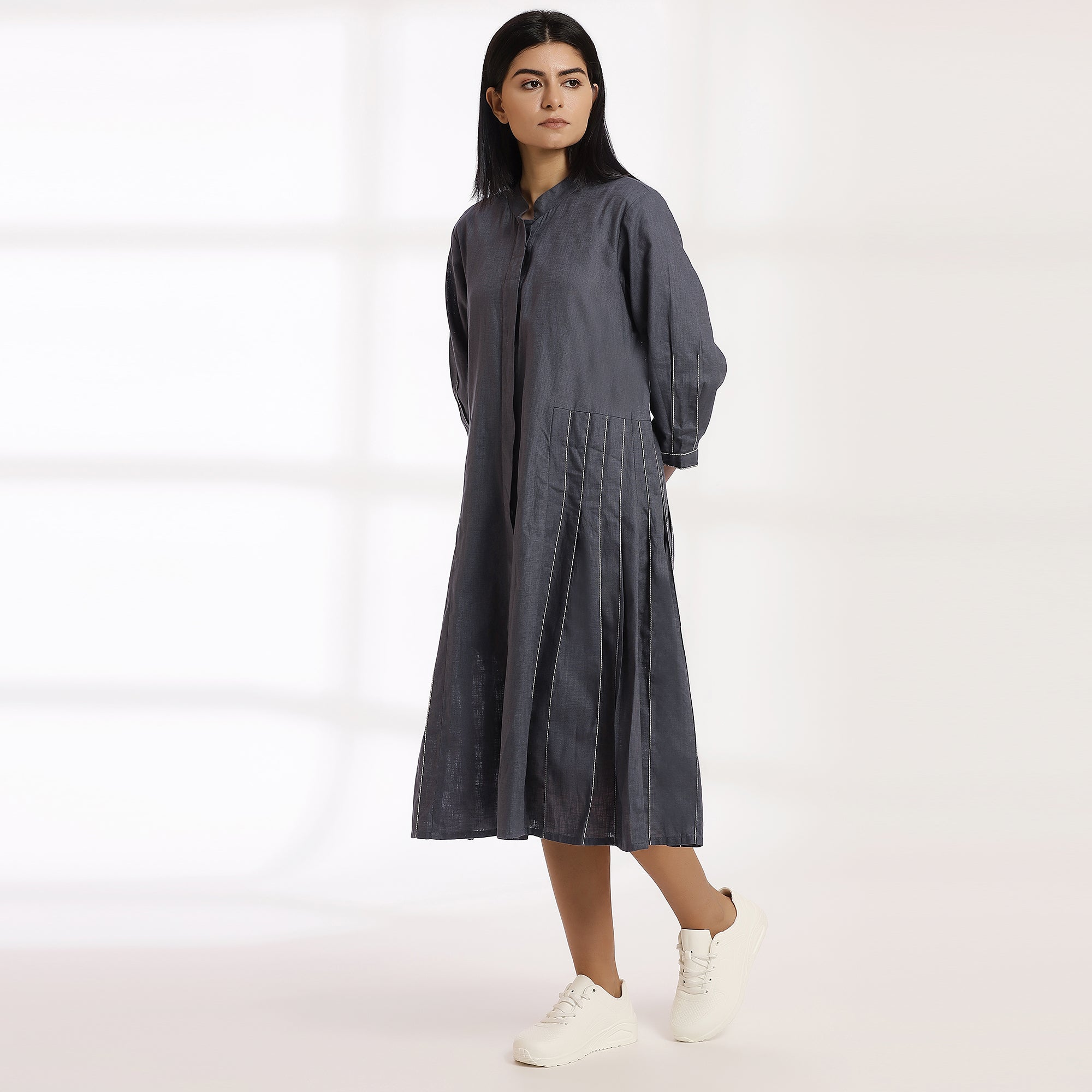 Wander- Plain Grey for Casual look