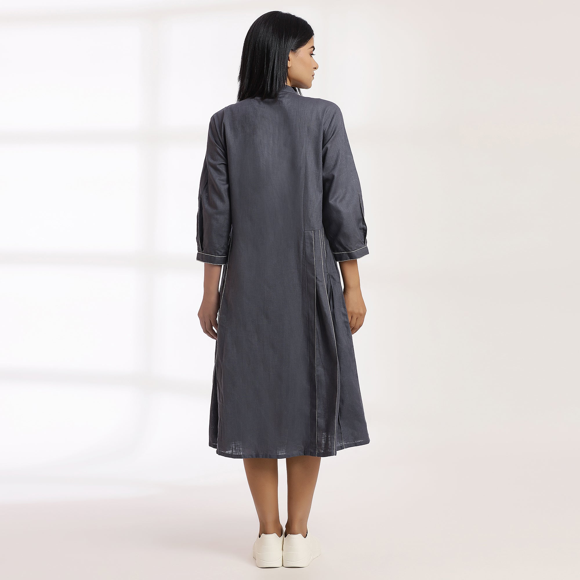 Wander- Plain Grey for Casual look